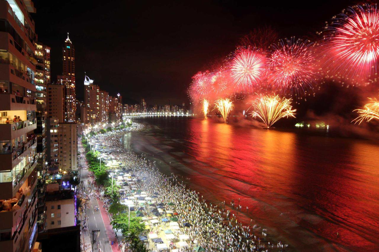 Apartment Incrivel Ap A 100m Do Mar Com Ar E Wi-fi *